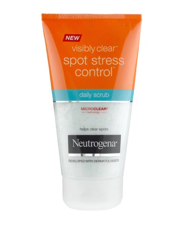 This daily scrub is just perfect ๐ gets rid of spots and prevents them from coming back, also gives a lovely feel to the skin๐ In love with this product โค๏ธ