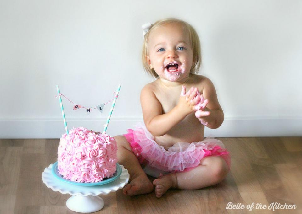 1st Birthday Smash Cake Tutorial + Simple Vanilla Cake Recipe 