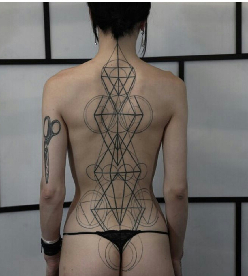 Spectacular Spine Tattoos !!!