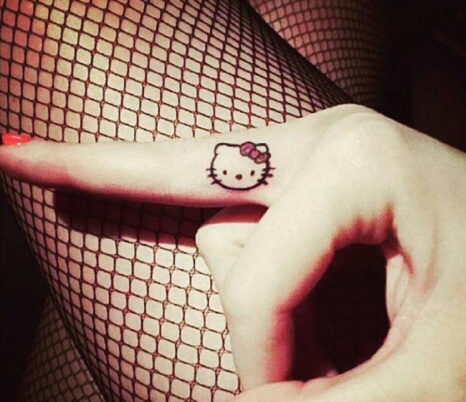   Beautiful Dainty Finger Tattoos For Women!
