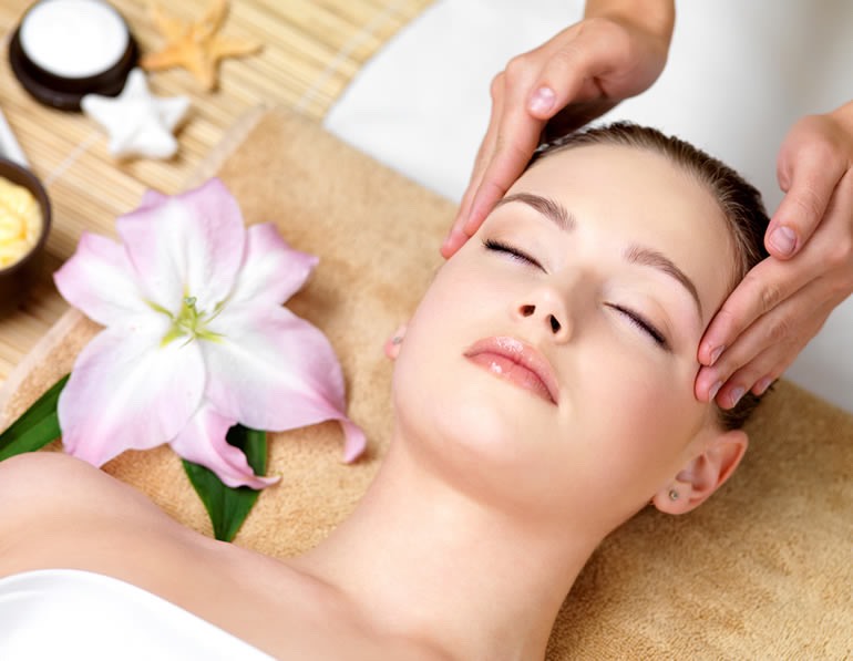 MASSAGE SCALP
Massage your scalp for 5-10 minutes everyday to simulate the blood flow in your scalp to help hair growth and to produce natural oils.  