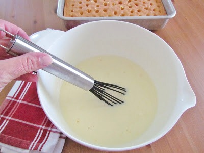 In a bowl,whisk together instant pudding with 4 cups milk.
Stir until all the lumps are gone. 
Let pudding sit for just about 2 minutes so it has just slightly begun to thicken but not fully set, it should still be easily pourable.