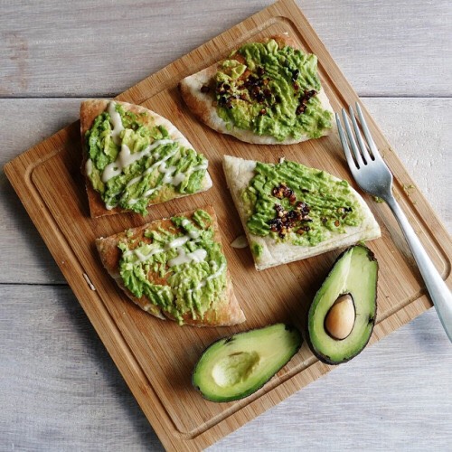 Pita bread 
Avocado