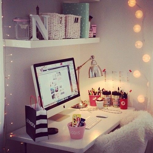 decorate your room to were you feel comfrtable
get your junk food out
push play on the movie you want i suggest netflix ππΈ
and enjoy your movie night