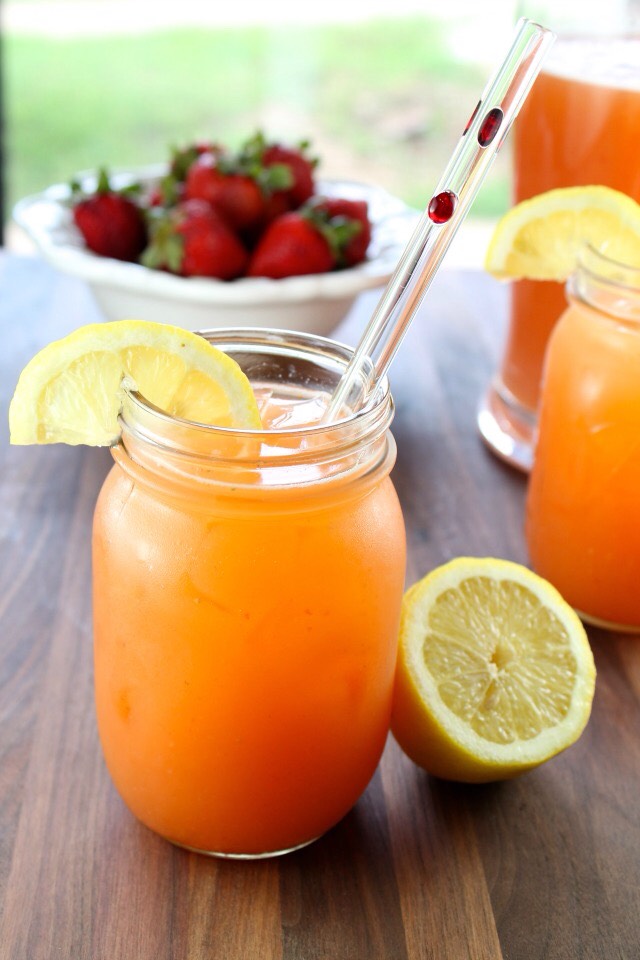 http://www.missinthekitchen.com/summer-berry-punch/#_a5y_p=3818131