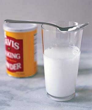 This is all you will need ! Baking soda and water 💦
