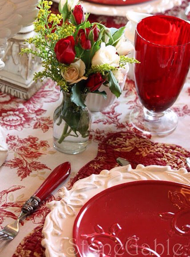 Valentines Table Decor