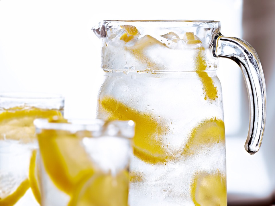 Daily Tip

Each morning, wash a lemon and squeeze its juice and pulp into a pitcher of room temperature-to-warm water. Let rind float in water. Drink. Repeat if desired.