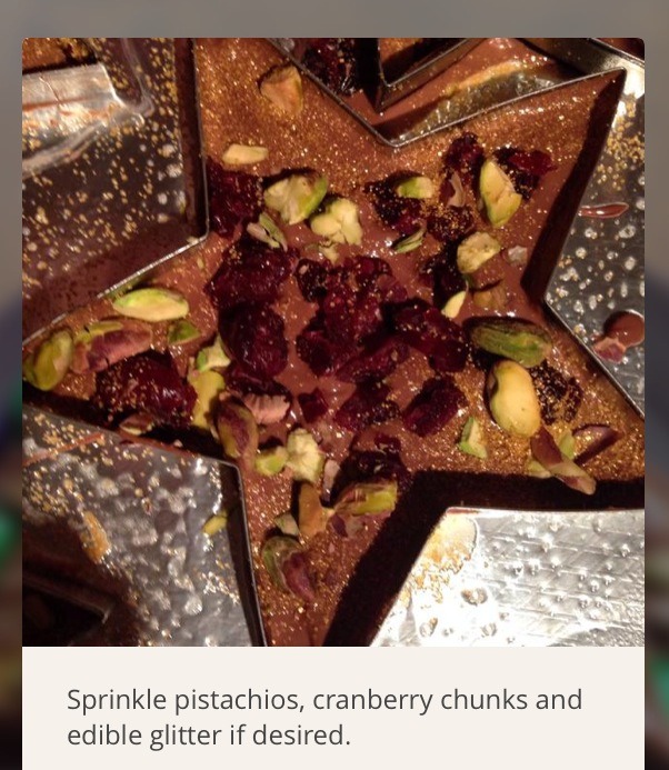 Christmas Chocolate Treats With Cranberry And Pistachios! Super Easy To Make! 